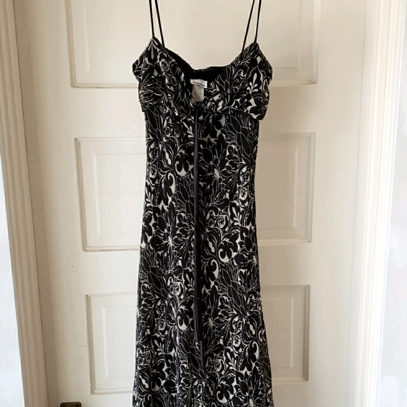 Dress - Picture 2 of 4